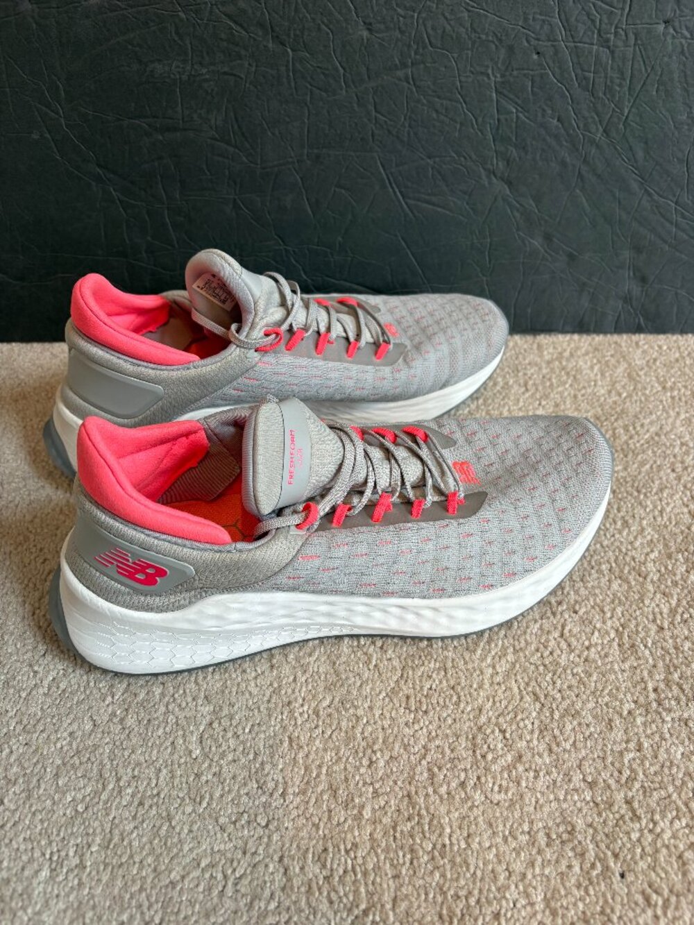 New Balance Fresh Foam Laser Women's Running Shoes Size 9.5 Gray Pink WLZHK12
